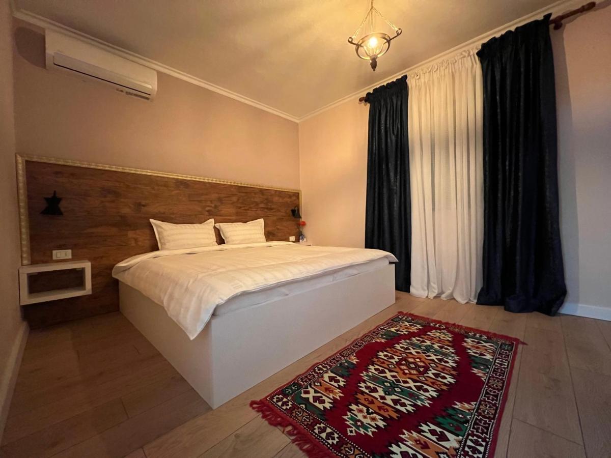 Chestnut Yard Villa Tirana Exterior foto