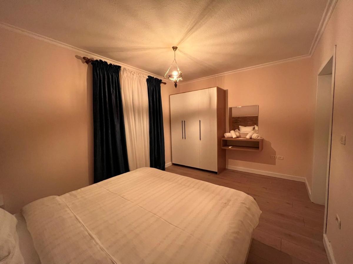 Chestnut Yard Villa Tirana Exterior foto