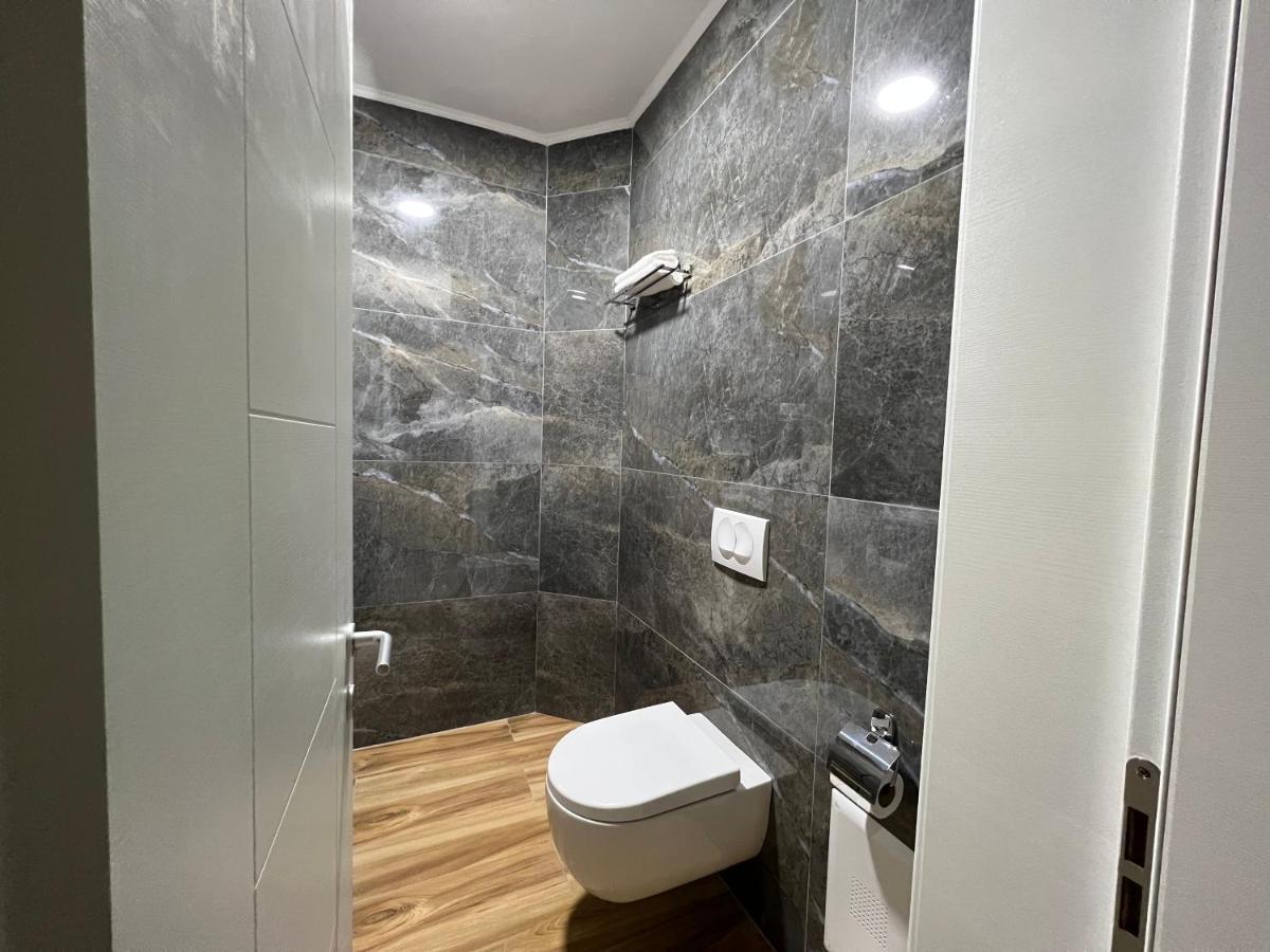 Chestnut Yard Villa Tirana Exterior foto