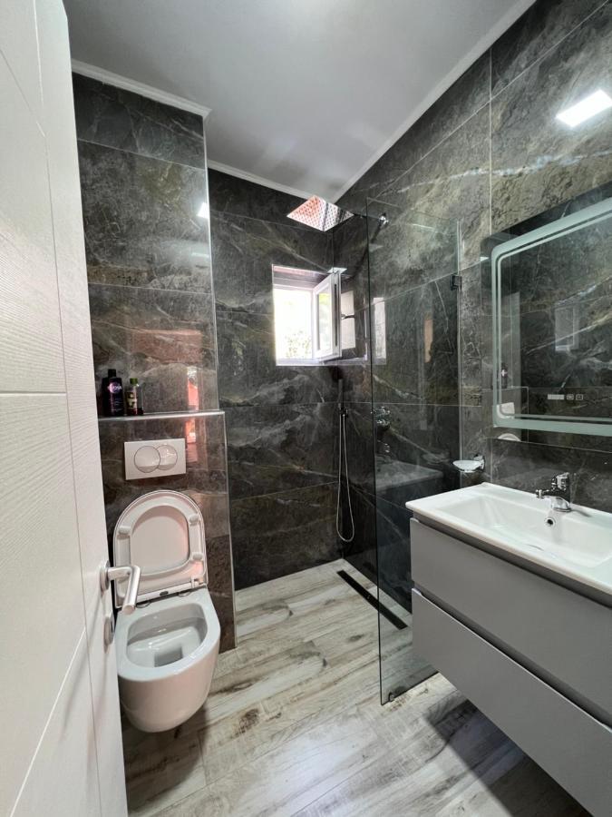 Chestnut Yard Villa Tirana Exterior foto