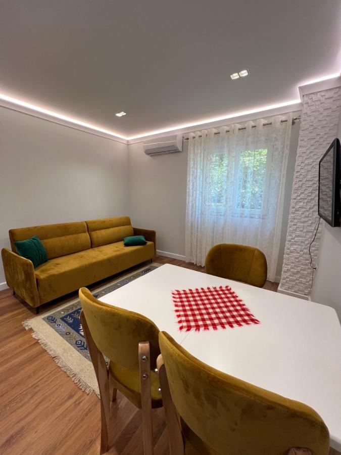 Chestnut Yard Villa Tirana Exterior foto