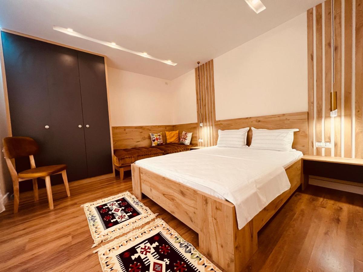Chestnut Yard Villa Tirana Exterior foto